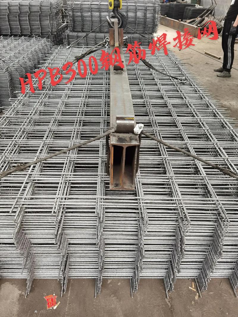 HPB300鋼筋焊網(wǎng) 特性、應(yīng)用與專業(yè)設(shè)備——以保定、滄州市場(chǎng)為例